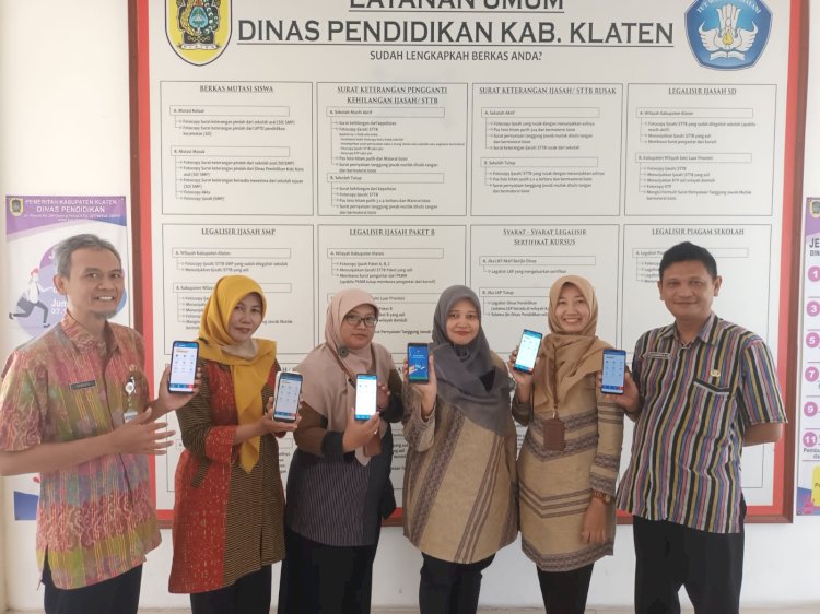 Pegawai Dinas Pendidikan Klaten Melakukan Registrasi Identitas Kependudukan Digital (IKD)