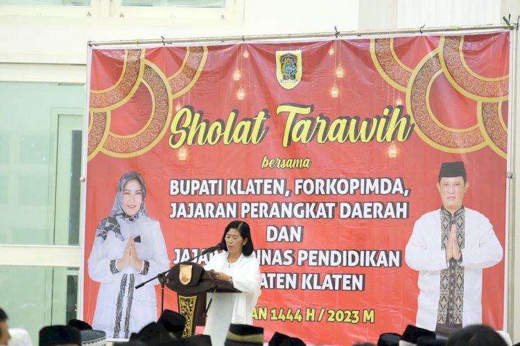 Sholat Tarawih Bersama